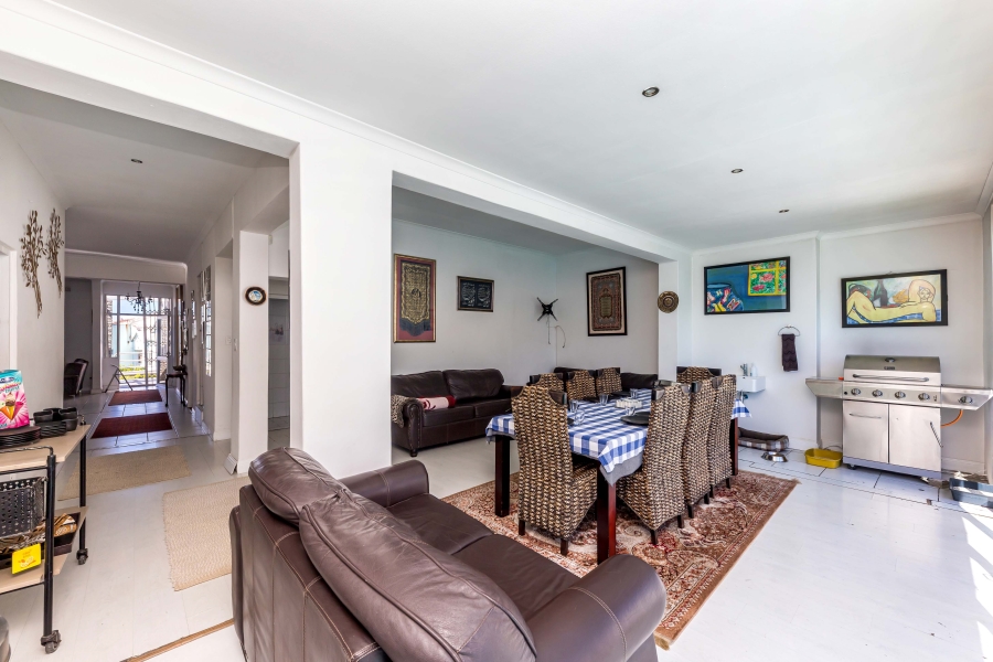 6 Bedroom Property for Sale in Walmer Estate Western Cape